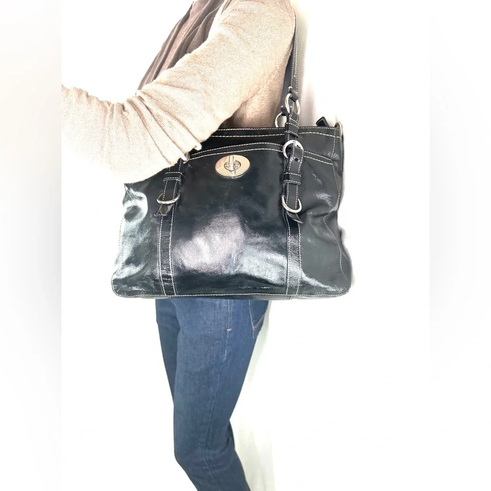 COACH Chelsea F14022 Black Patent Leather Large Shoulder Bag Purse Turn Lock - Picture 2 of 9